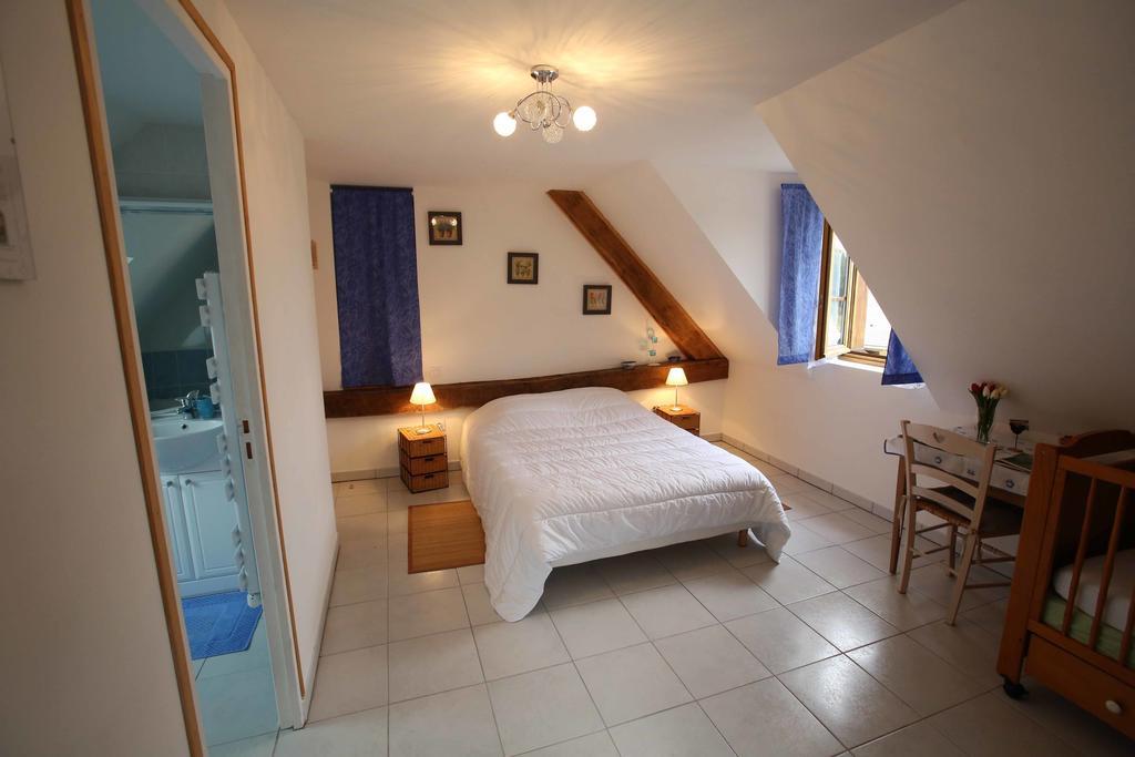 Bed and Breakfast Ferme Cidricole Hugues Desfrièches Sainte-Marguerite-de-Carrouges Habitación foto