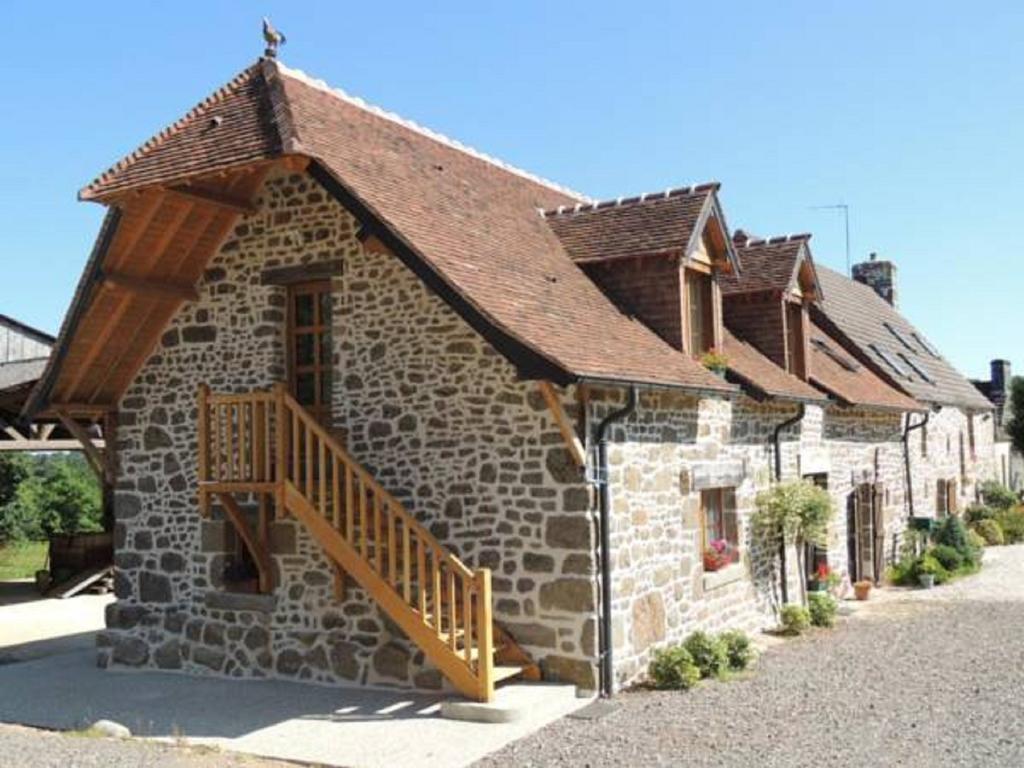 Bed and Breakfast Ferme Cidricole Hugues Desfrièches Sainte-Marguerite-de-Carrouges Habitación foto
